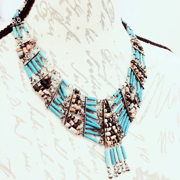 Vintage Jewelry - Turquoise Wood Beaded Necklace